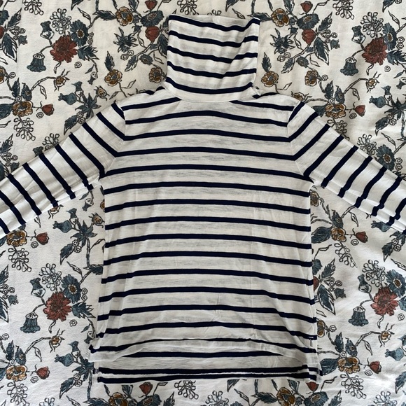 Madewell turtle neck - Picture 1 of 2